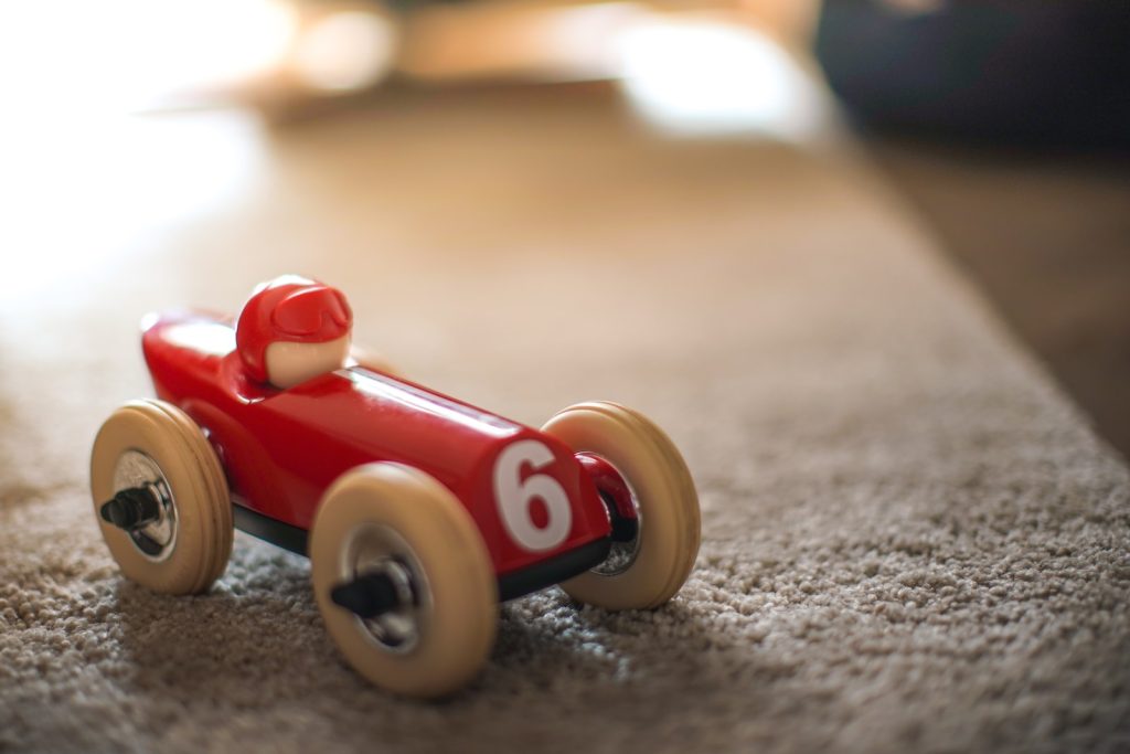 Garage jouet : comment choisir le plus adapté à son enfant ?